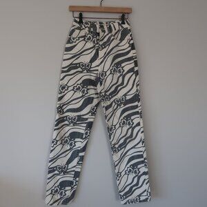 PacSun Eco Trippy Butterfly Dad Jeans in a white and gray butterfly Size 23